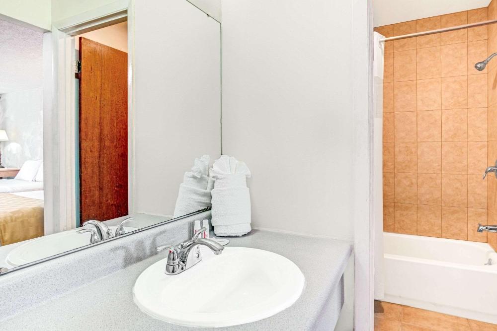 Queen Room with Two Queen Beds - Disability Access interior